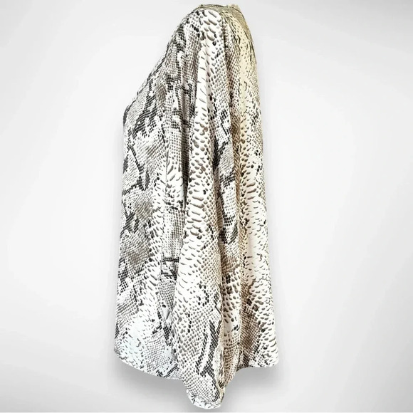 VICI Women's Snake‎ Print V Neck Balloon Sleeve Top Large | EUC - Picture 4 of 8
